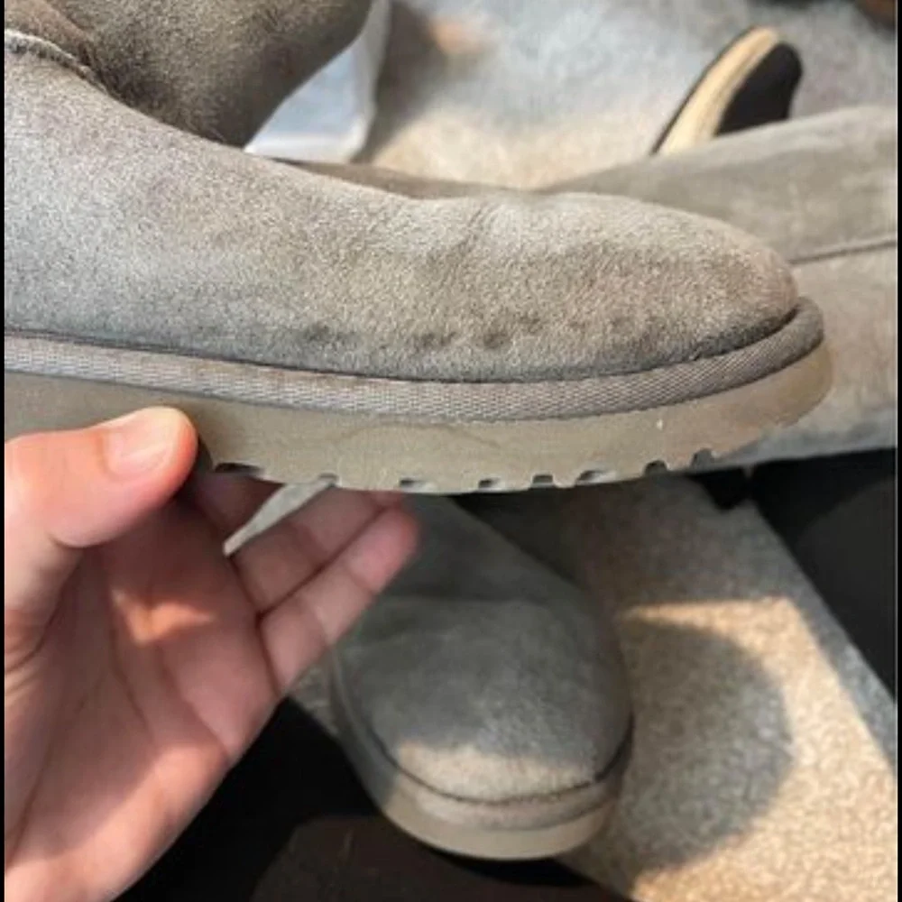 UGG Boots - Picture 2 of 3